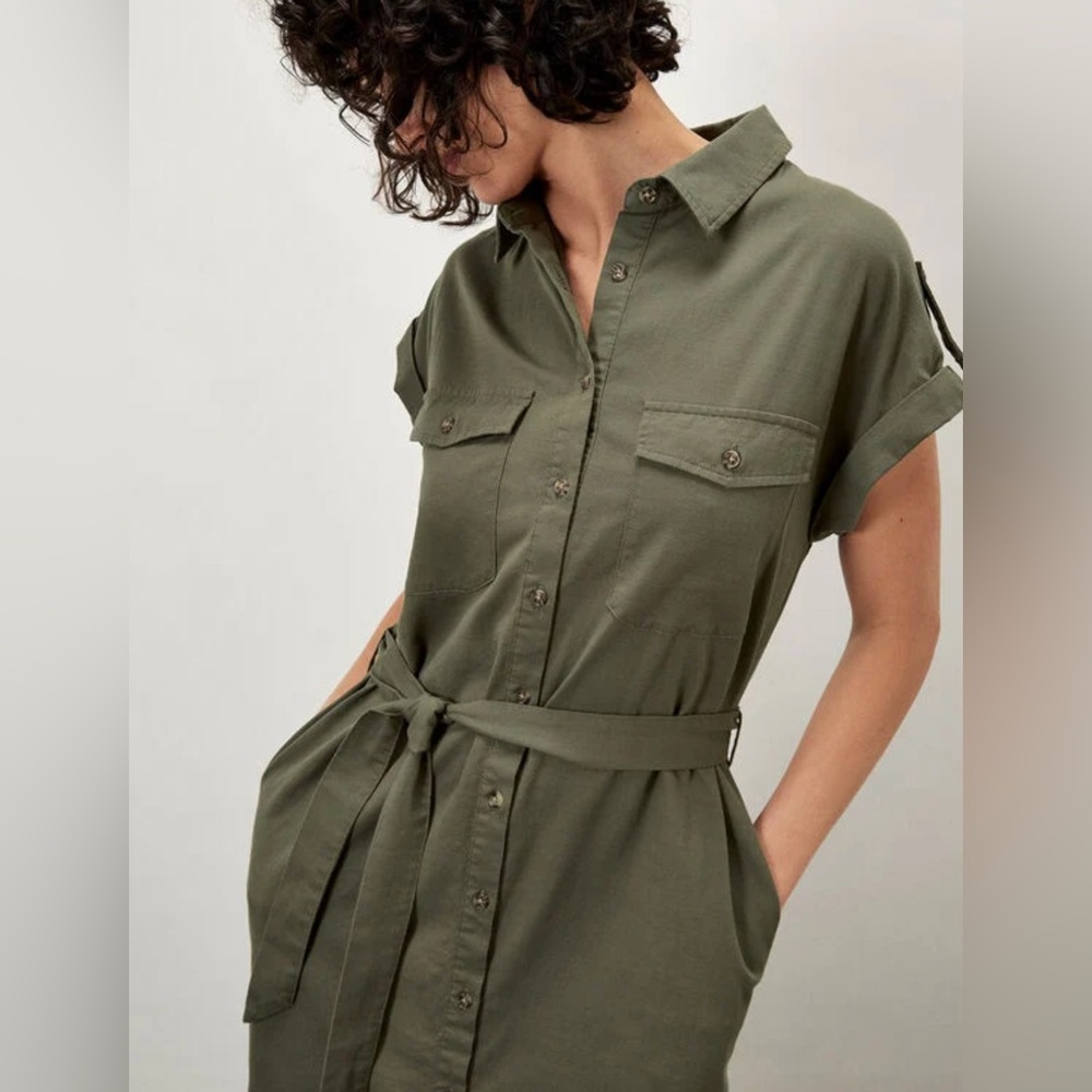 Apricot 2OIF 🍑- Khaki Dress